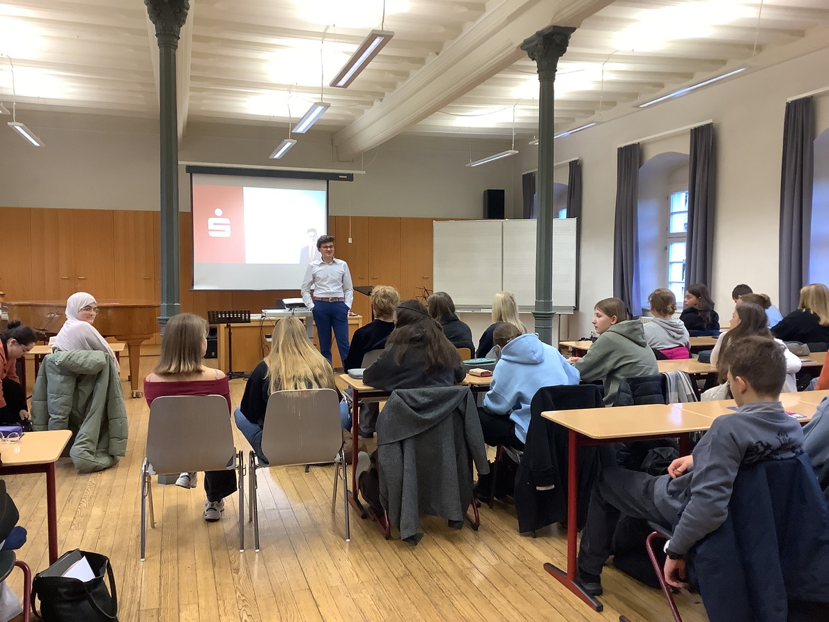 Besuch der Sparkasse