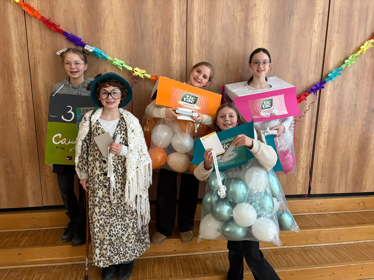 Helau – Unterstufenfasching am JPG